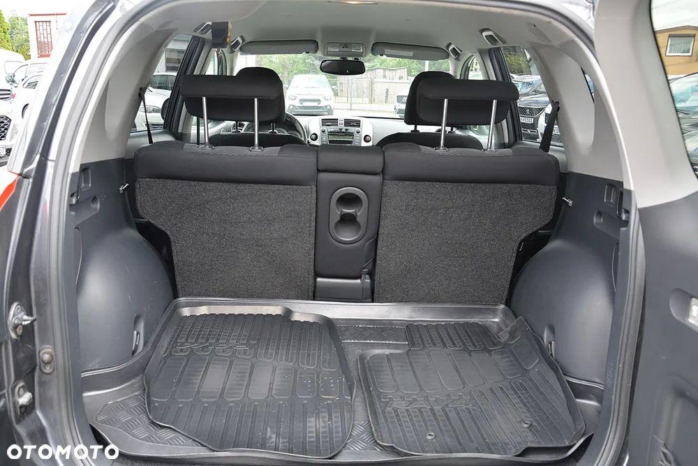 Toyota RAV4 2.2 D-4D Sol - 28