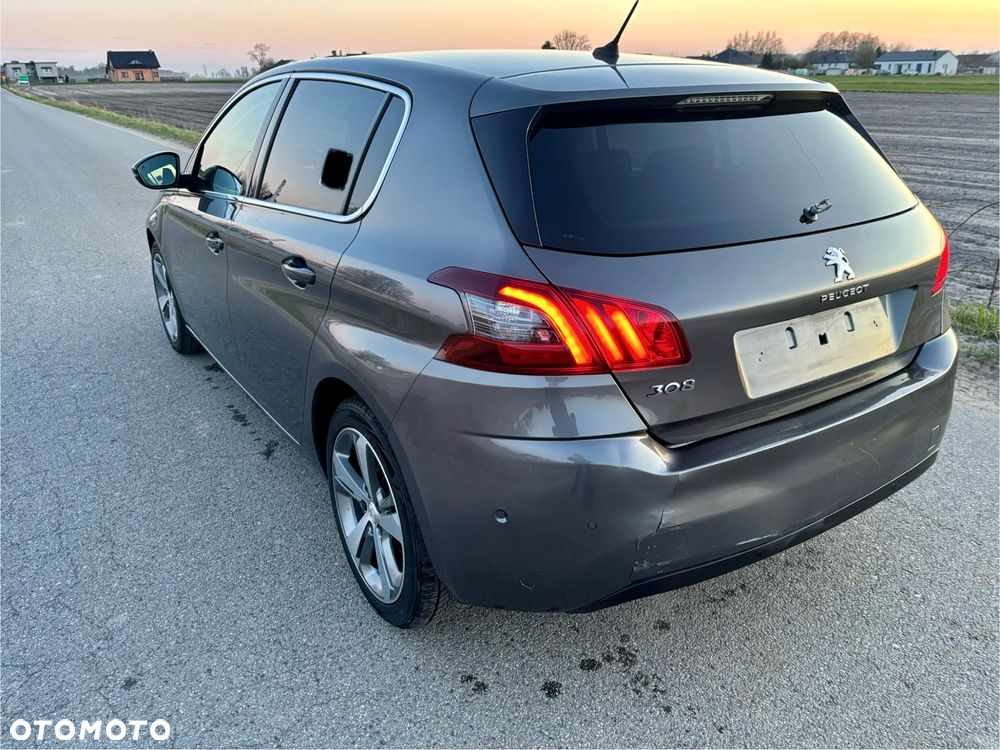 Peugeot 308 1.2 PureTech Allure S&S - 11