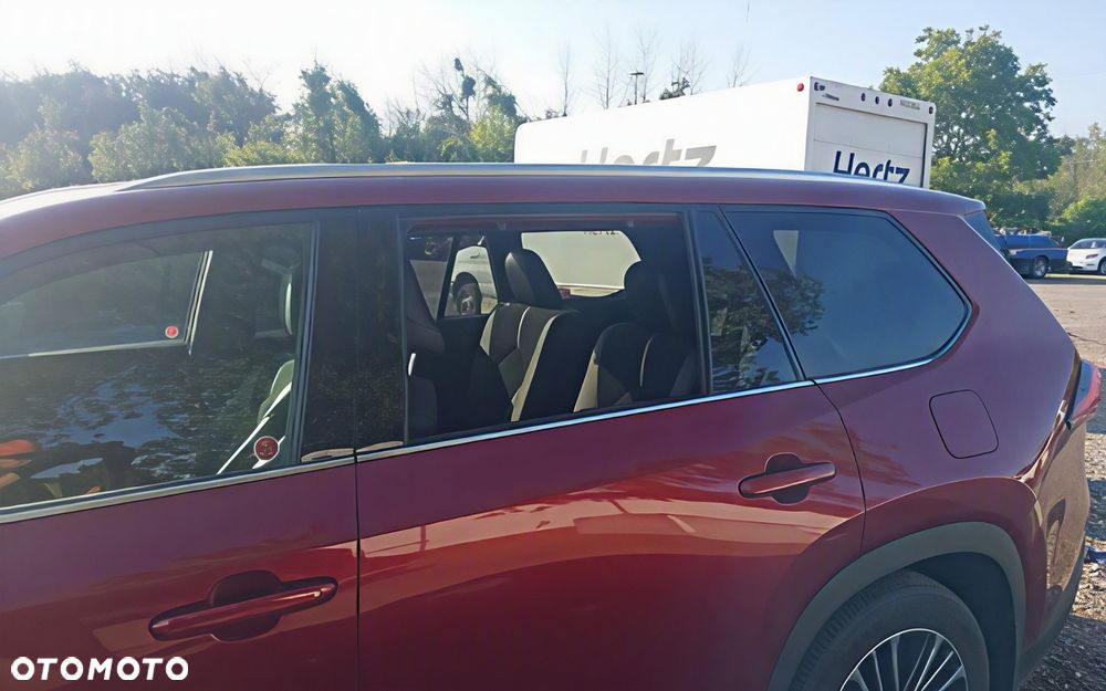 Toyota Grand Highlander - 12
