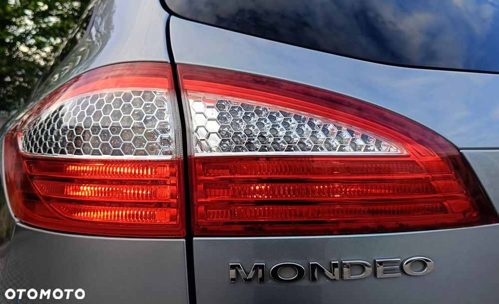 Ford Mondeo 2.0 Ambiente - 35