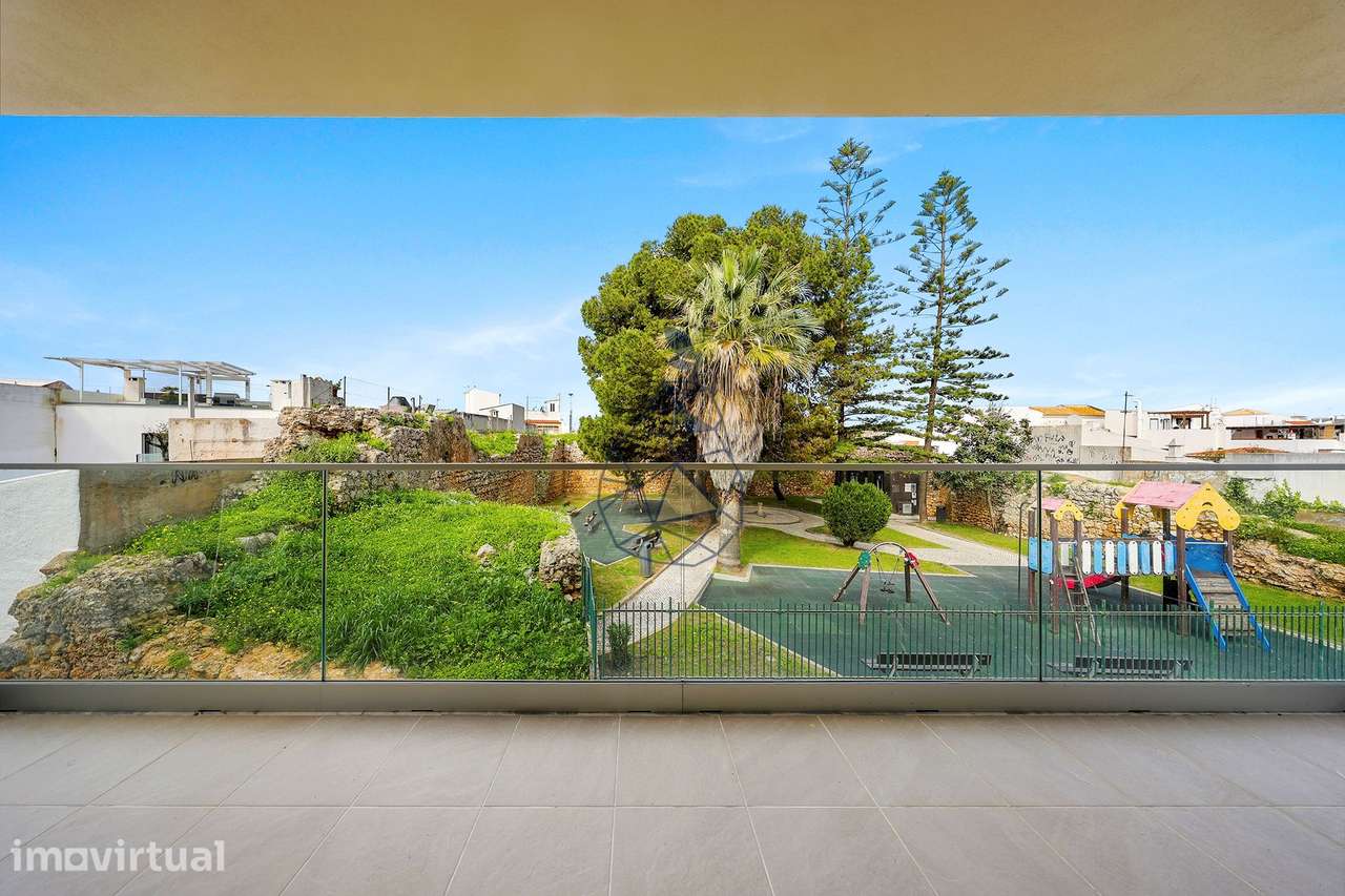 Apartamento com 2 quartos ,Piscina e lugar de estacionamento em Alvor - Grande imagem: 5/32