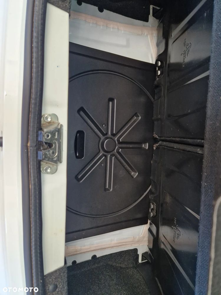 Peugeot 107 1.0 Trendy 2-Tronic - 12