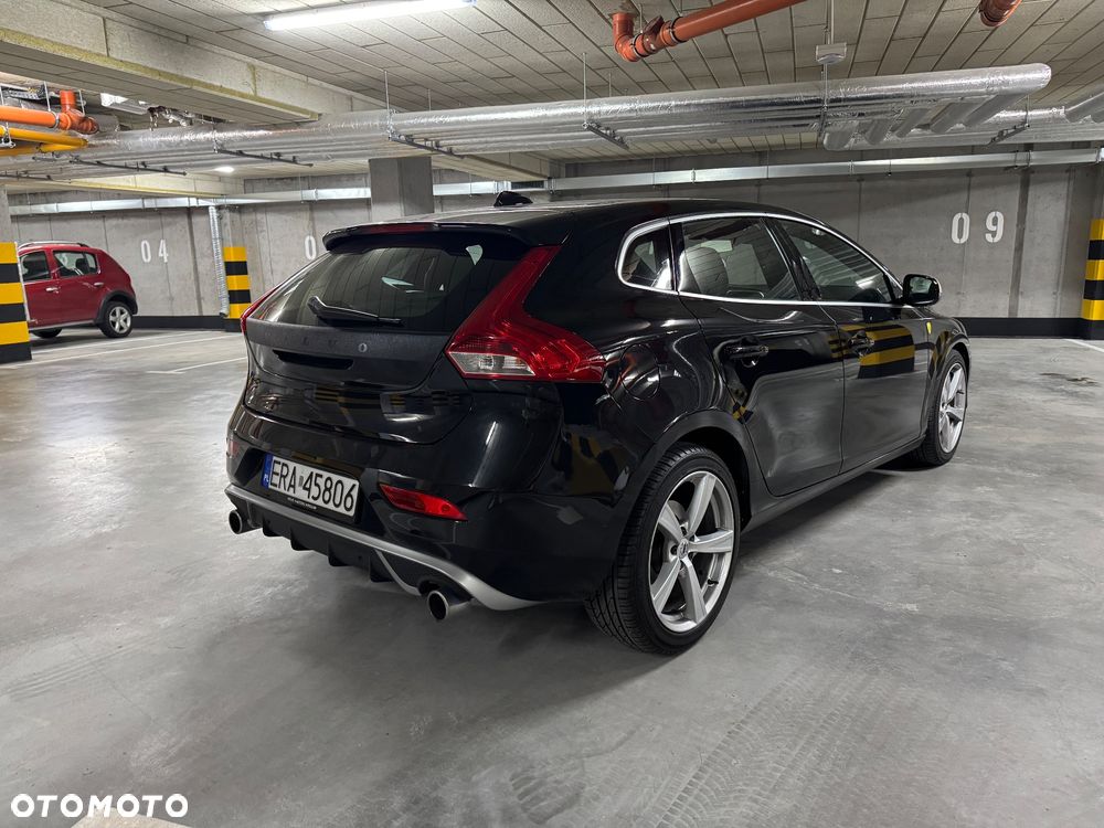 Volvo V40 D4 Drive-E R-Design Momentum - 4