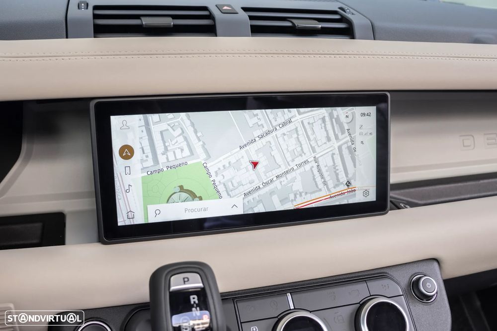 Land Rover Defender 3.0 I6 90 AWD SE - 18