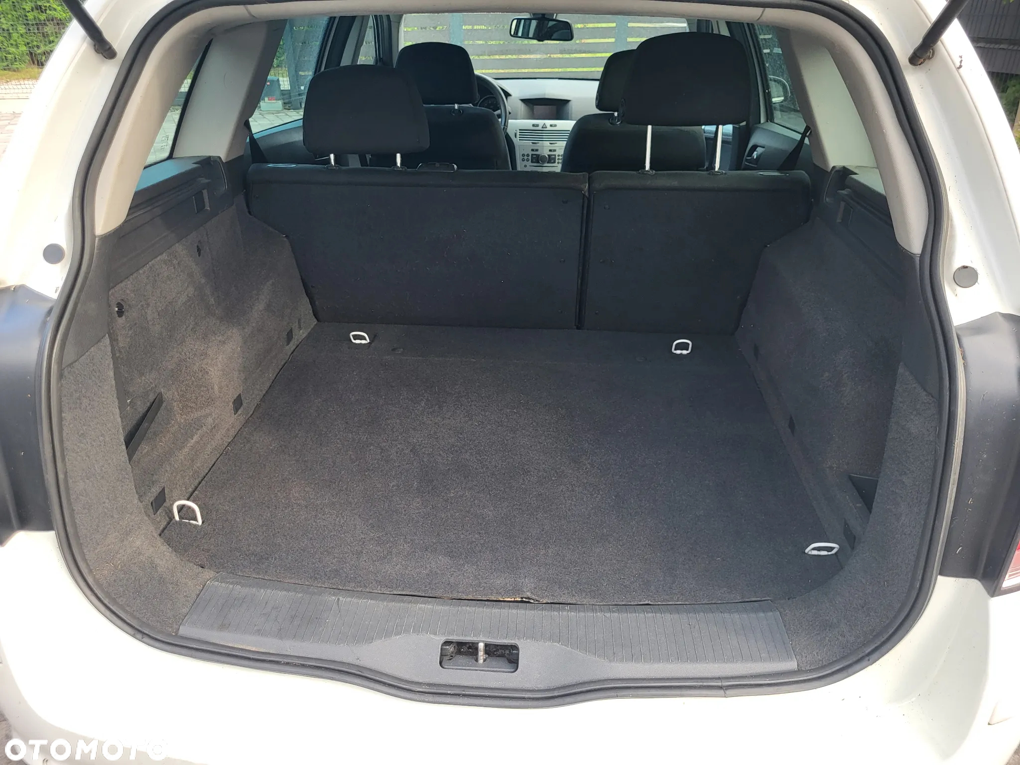 Opel Astra 1.8 Caravan Edition 111 Jahre - 14