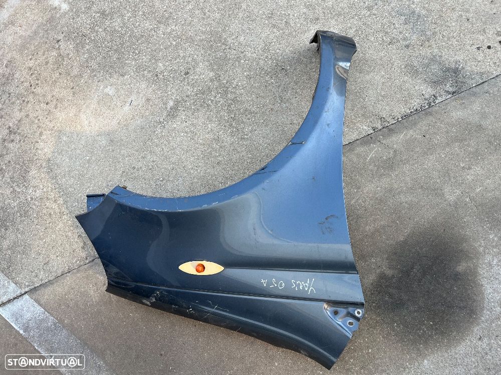 Guarda-lamas direito Toyota Yaris - 1