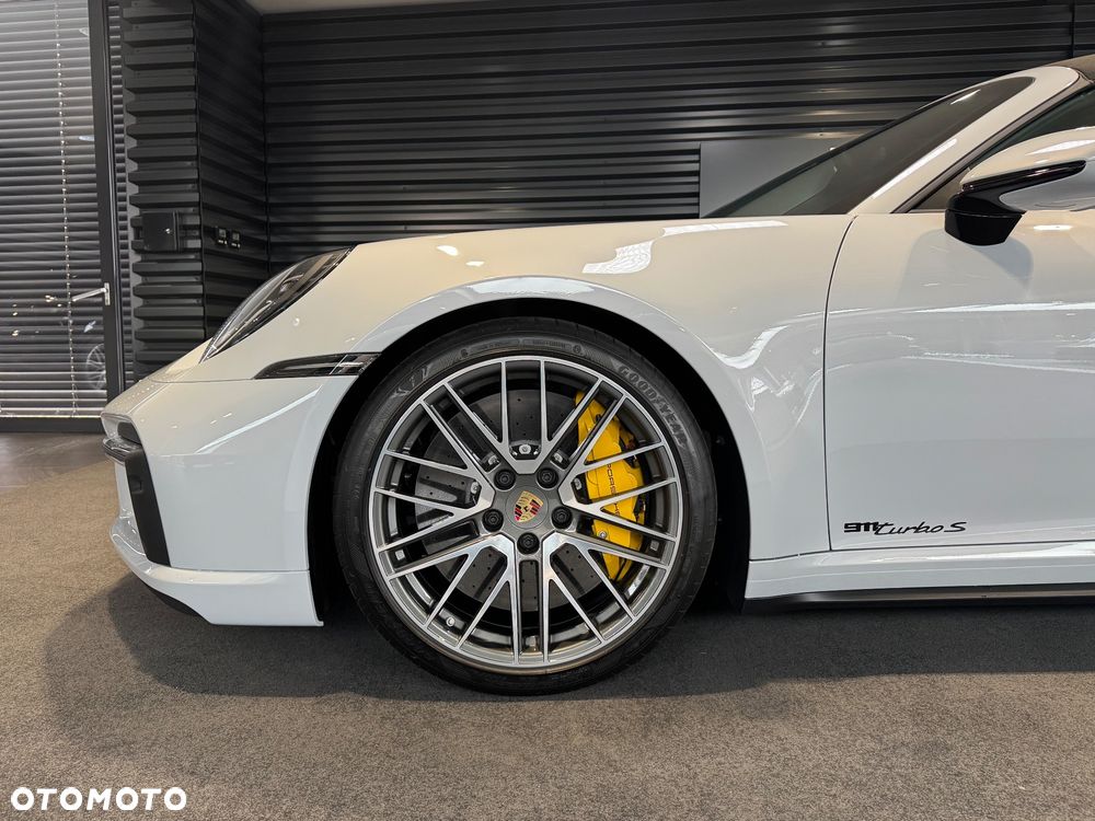 Porsche 911 Turbo S - 18