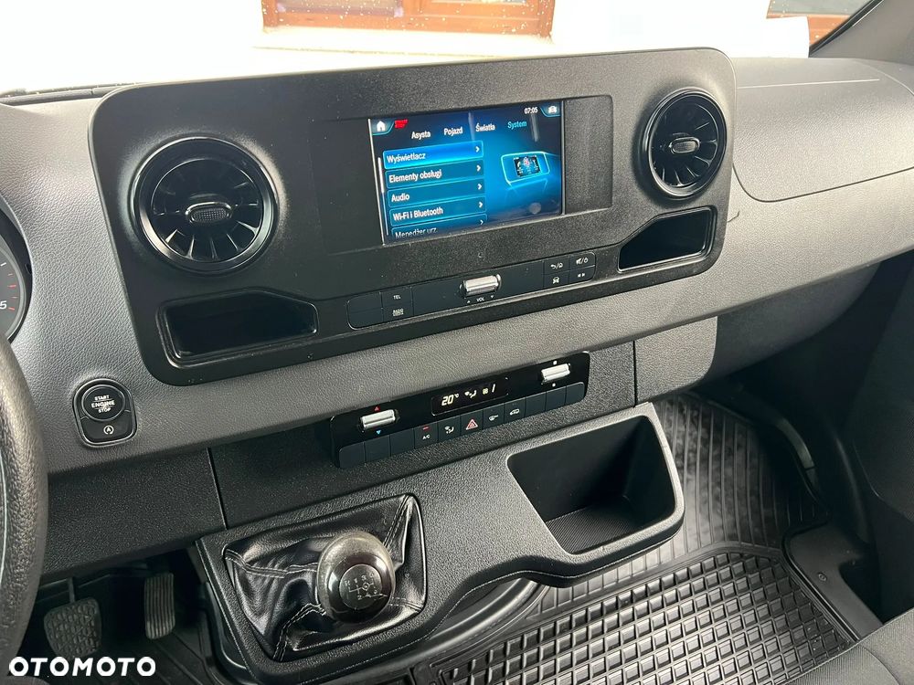 Mercedes-Benz SPRINTER - 15