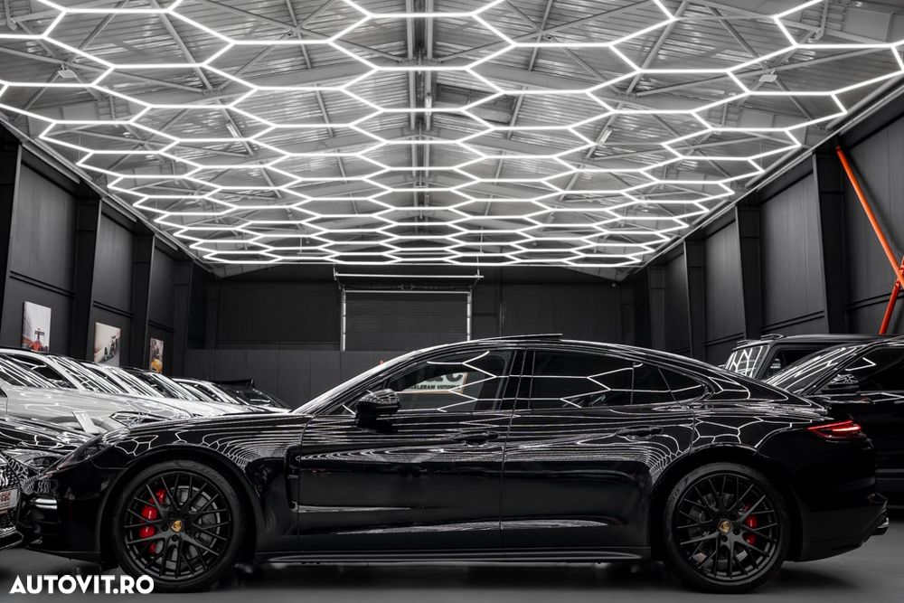 Porsche Panamera GTS - 32