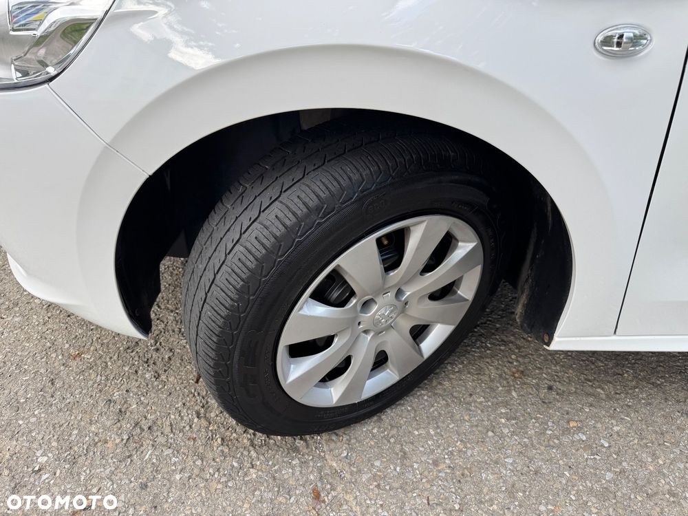 Peugeot 301 1.2 Pure Tech Active - 28