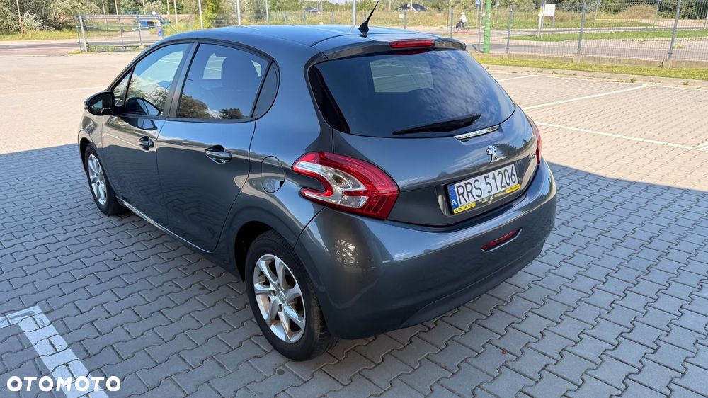 Peugeot 208 - 3
