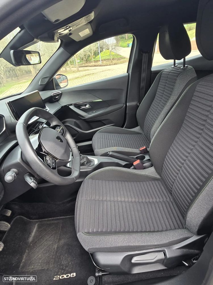 Peugeot 2008 1.2 PureTech Active - 12