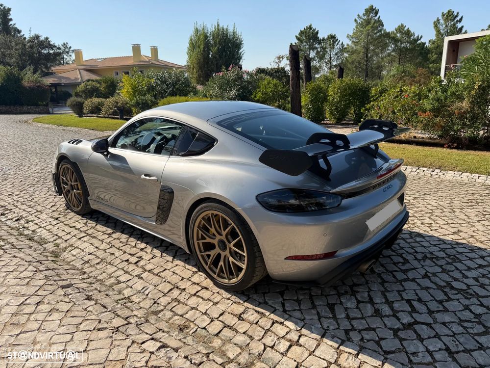 Porsche 718 Cayman GT4 RS - 3