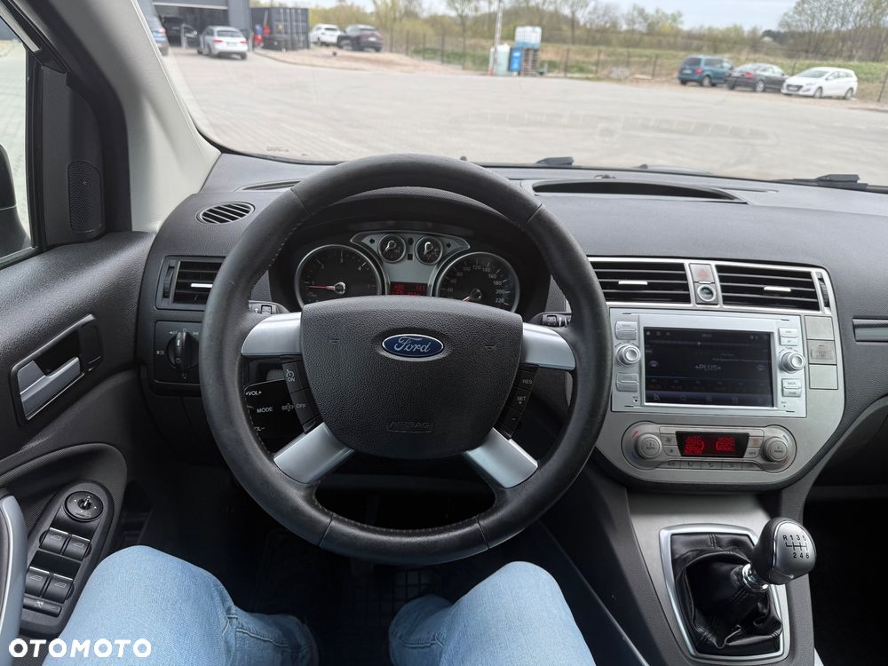 Ford Kuga 2.0 TDCi 2x4 Titanium - 22