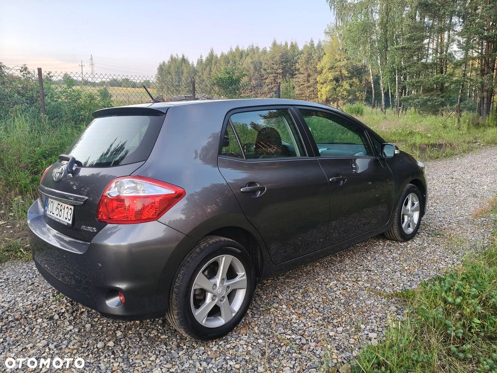 Toyota Auris 1.6 Executive - 6