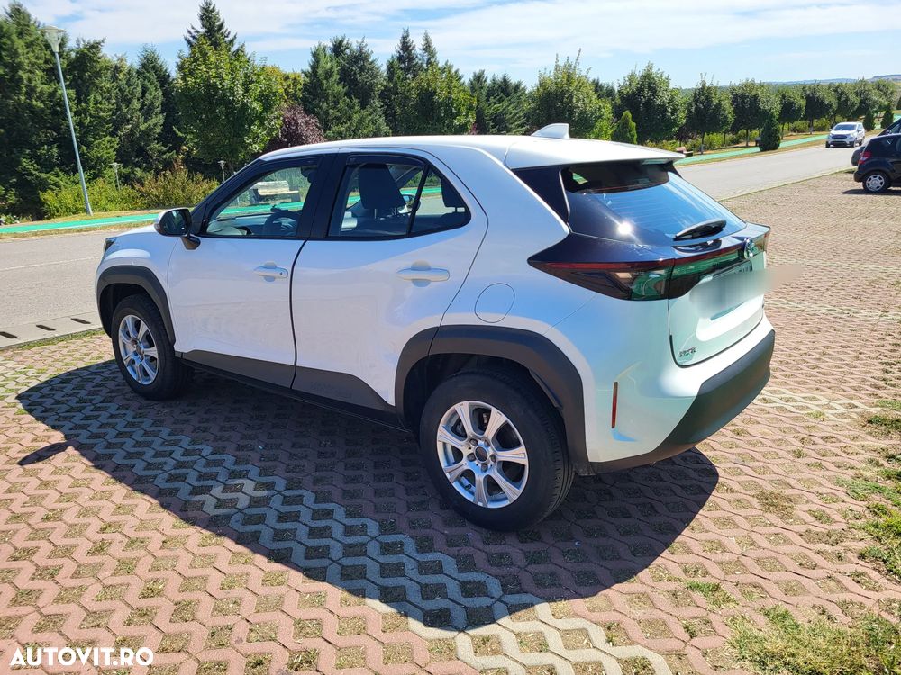 Toyota Yaris Cross 1.5 VVT-i HSD 116 4x4 HEV Dynamic - 3
