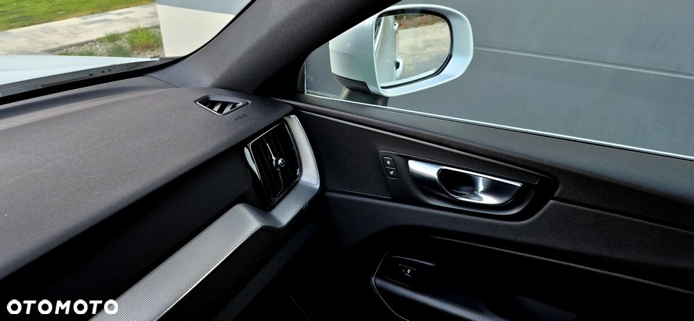 Volvo XC 60 D3 R-Design - 35