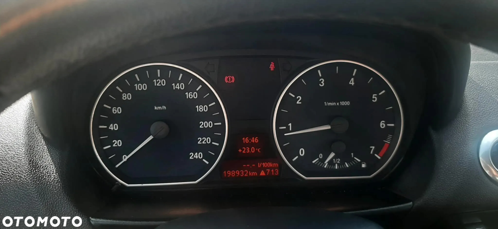 BMW Seria 1 116i - 25