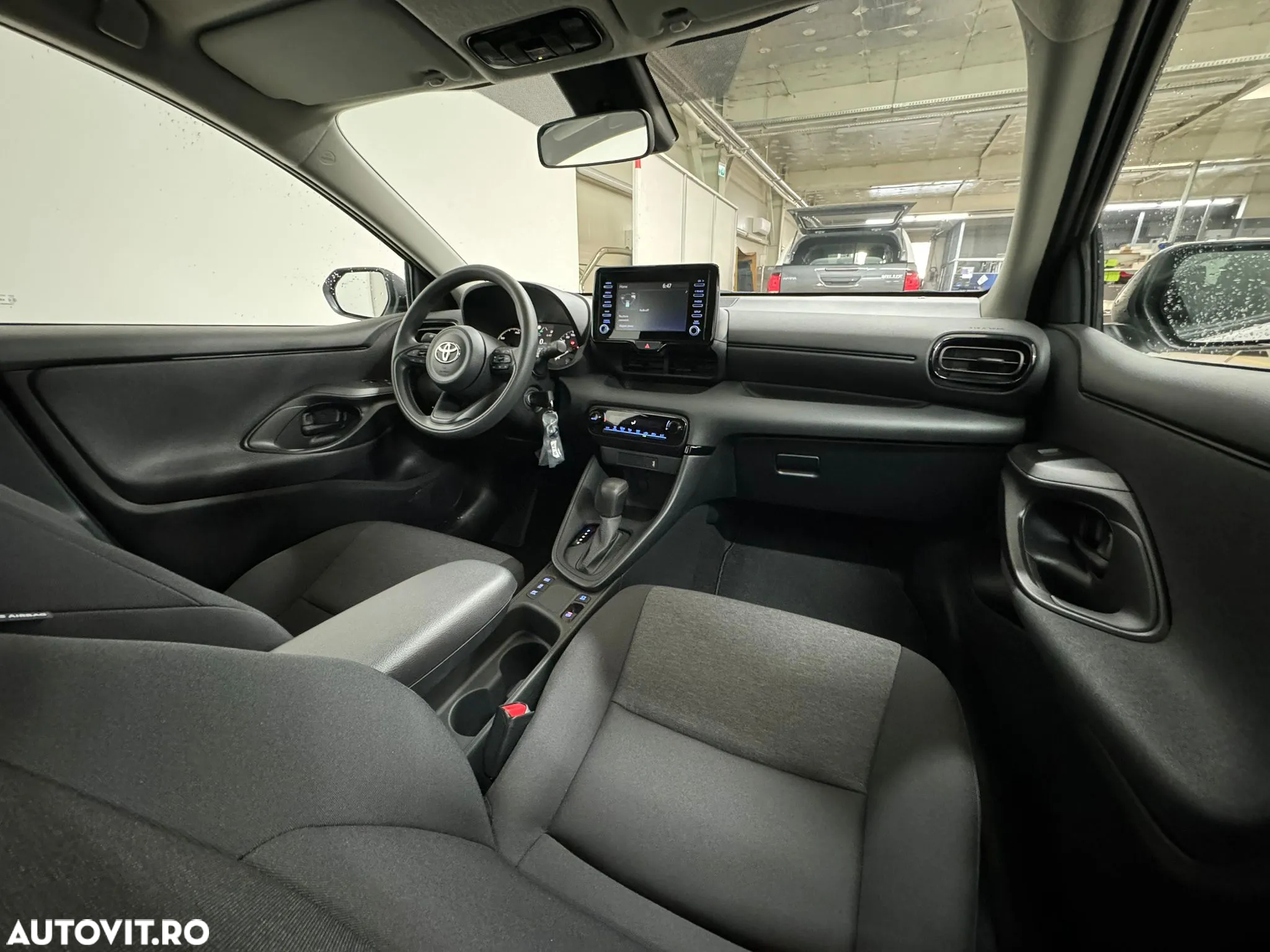 Toyota Yaris 1.5 VVT-i HSD Eco - 11