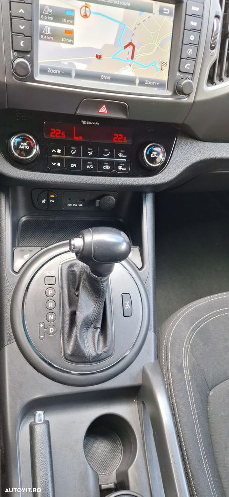 Kia Sportage 2.0 CRDI 4WD Automatik Spirit - 9