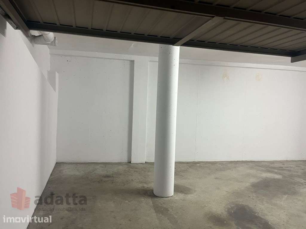 Garagem para três carros. Arrenda-se. São Martinho do Bispo. - Grande imagem: 2/5