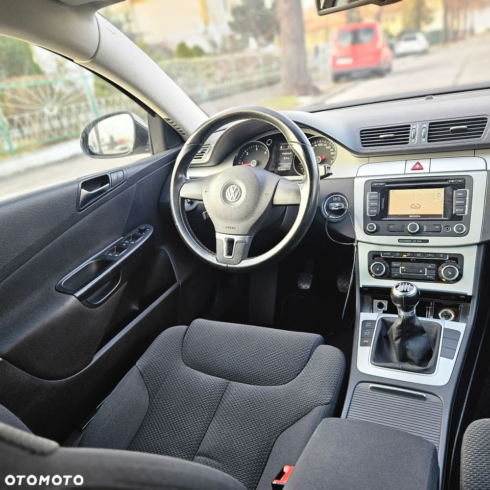 Volkswagen Passat 2.0 Blue TDI SCR Comfortline - 30