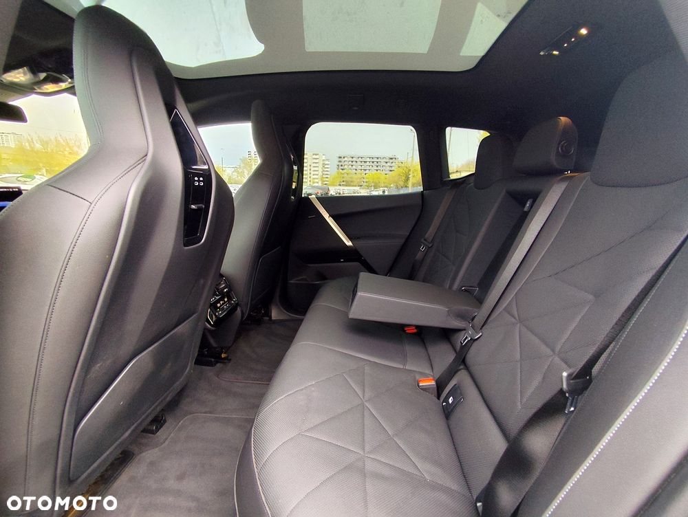 BMW iX xDrive40 76.6kWh Signature - 9