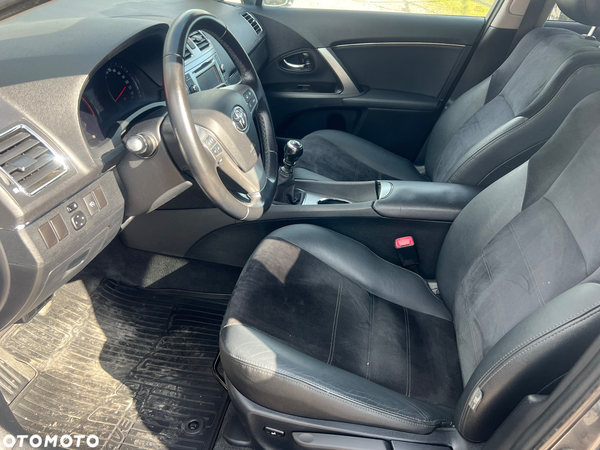 Toyota Avensis Combi 2.0 D-4D Executive - 5