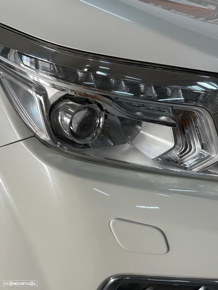 Nissan Navara 2.3 dCi CD 4WD Tekna AT - 7