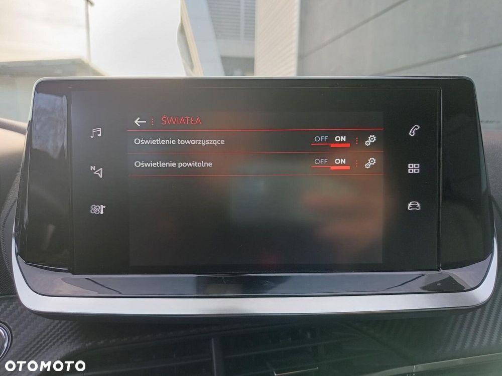 Peugeot 2008 PureTech 100 Allure S&S BVM6 - 39