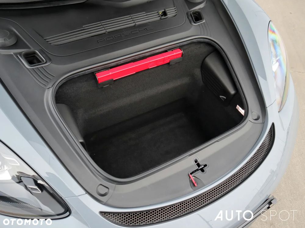 Porsche 718 Cayman GT4 RS - 21