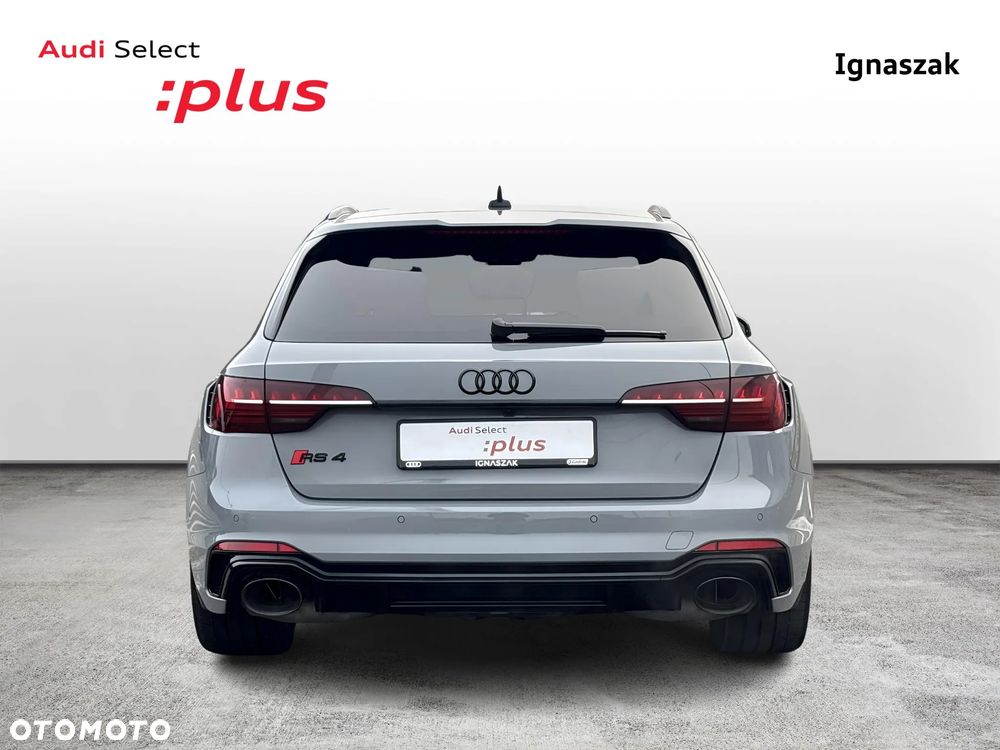 Audi RS4 Avant - 4