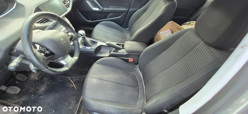 Peugeot 308 1.2 PureTech GPF Access S&S - 17