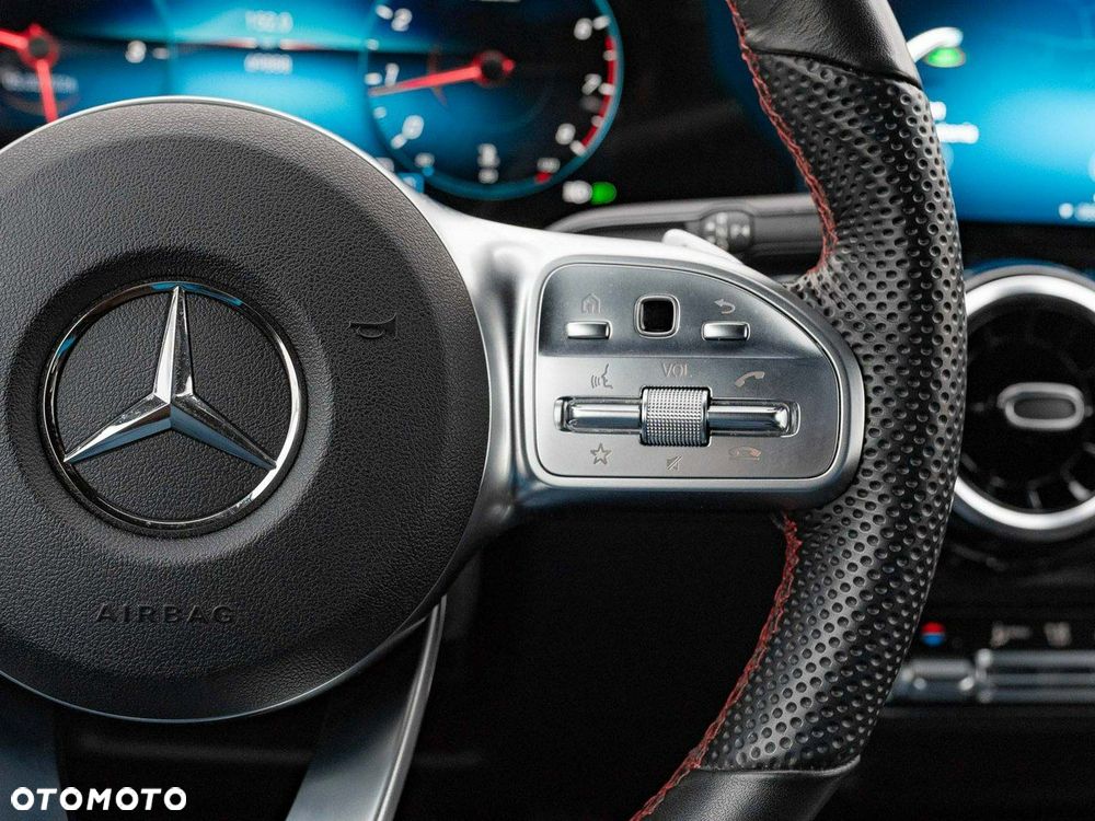 Mercedes-Benz GLB - 18