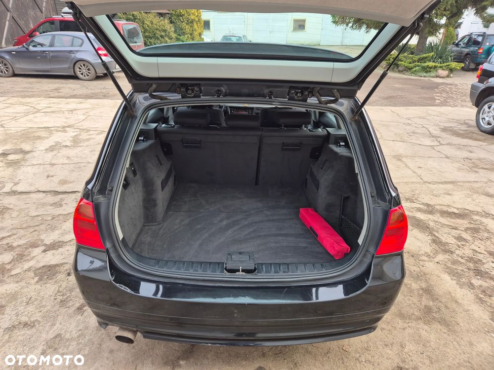 BMW Seria 3 318i - 8