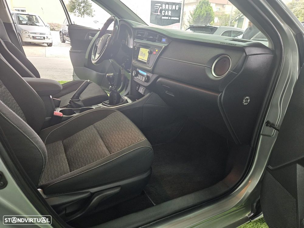 Toyota Auris 1.4 D-4D Edition-S - 23