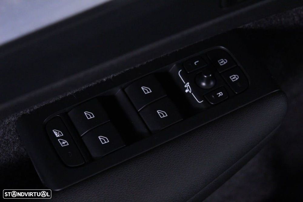 Volvo XC 40 1.5 T2 Plus Dark Auto - 20