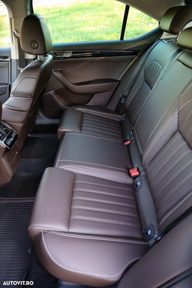 Skoda Superb 2.0 TDI 4X4 DSG L&K - 19