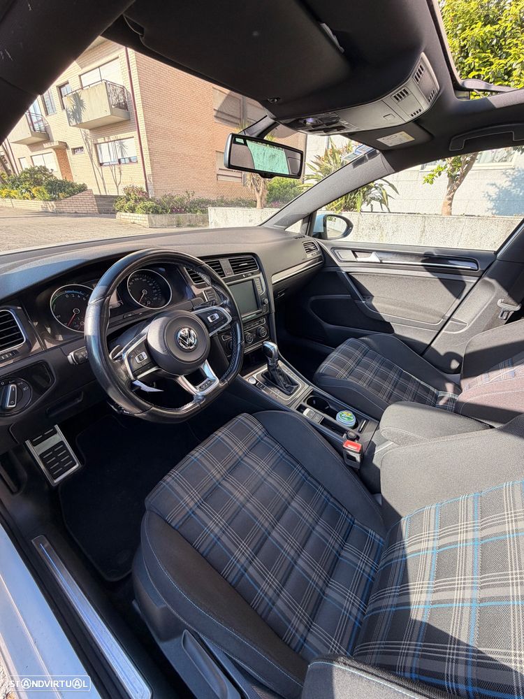 VW Golf - 6
