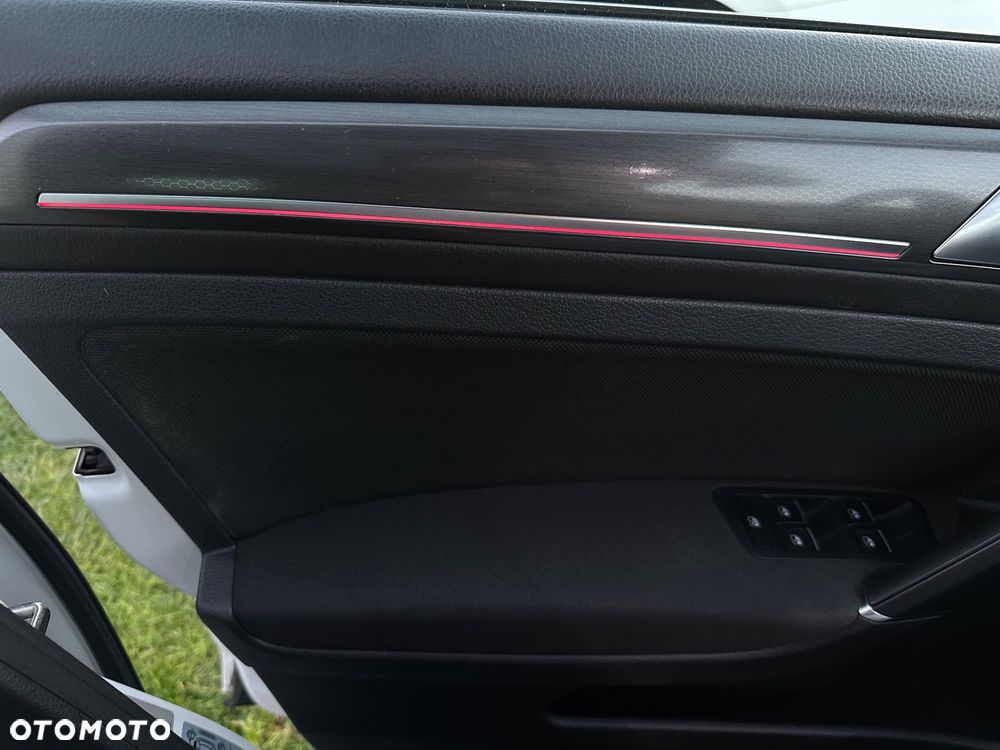 Volkswagen Golf GTI (BlueMotion Technology) DSG Performance - 36