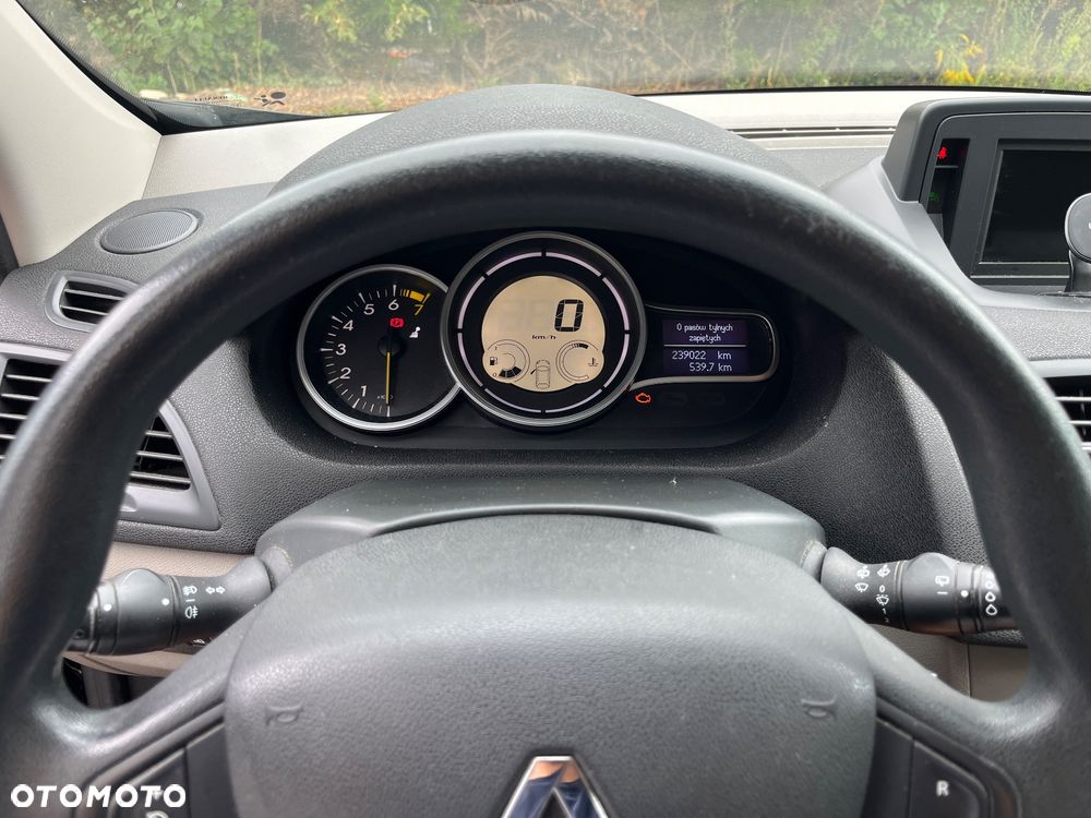 Renault Megane 1.6 16V Authentique - 8