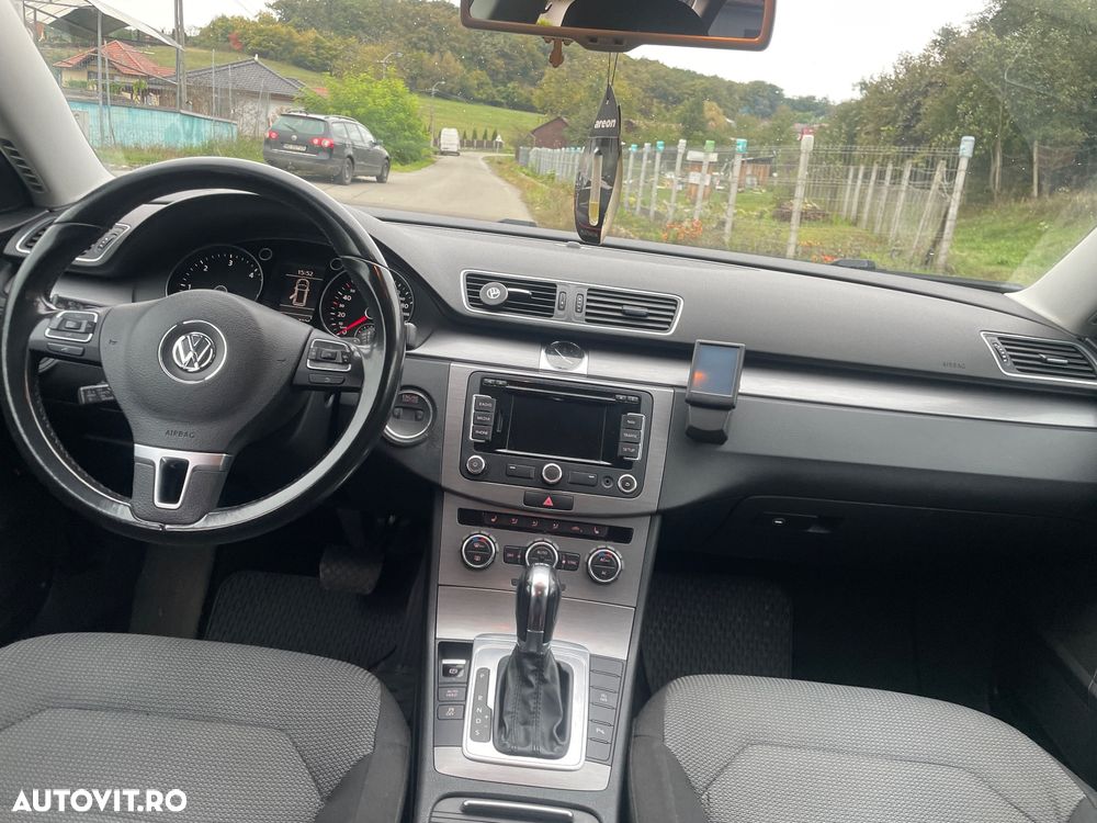 Volkswagen Passat Variant 2.0 TDI BlueMotion Technology DSG Highline - 9