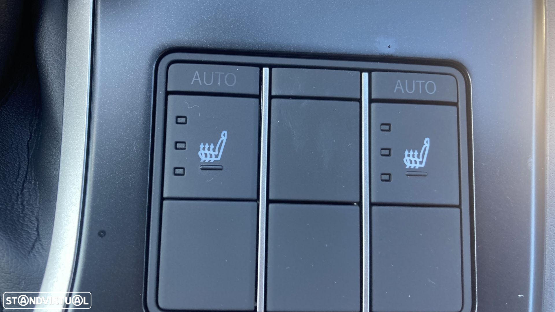Lexus UX 250h Sport (Ecrã 12.3) - 17