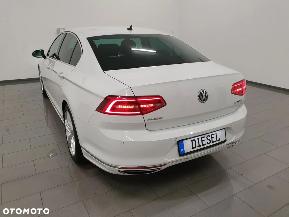 Volkswagen Passat 2.0 TDI BMT Highline - 36