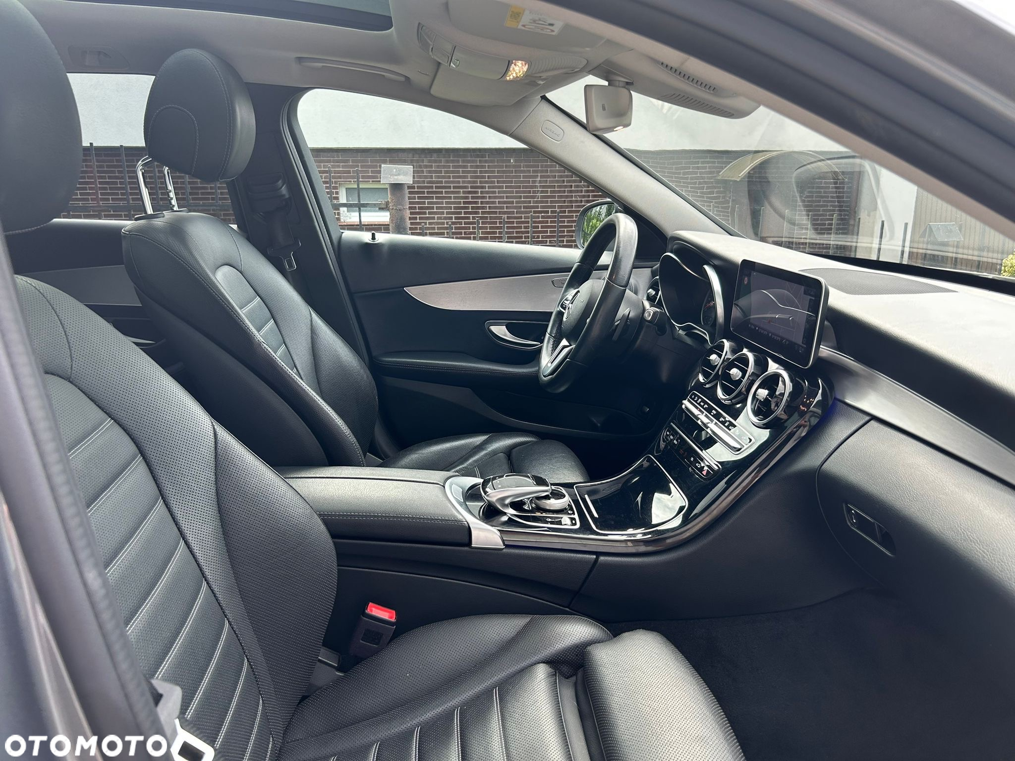 Mercedes-Benz Klasa C 220 d T 9G-TRONIC AMG Line - 10