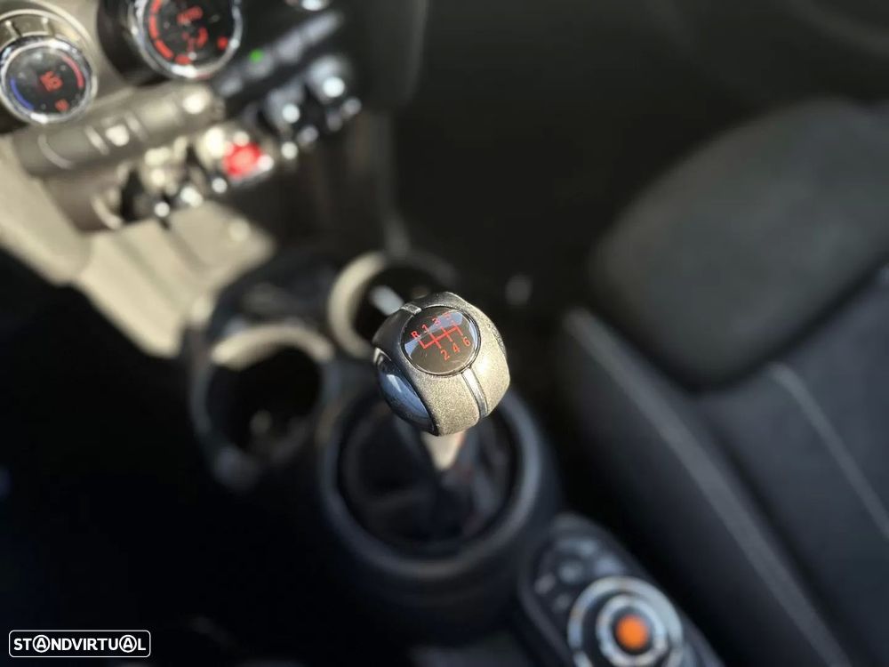 MINI 5 Portas Cooper D - 28