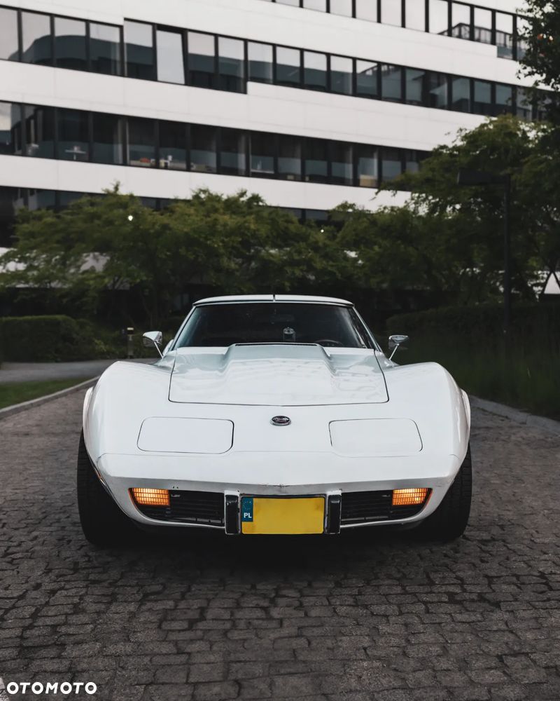 Chevrolet Corvette - 9