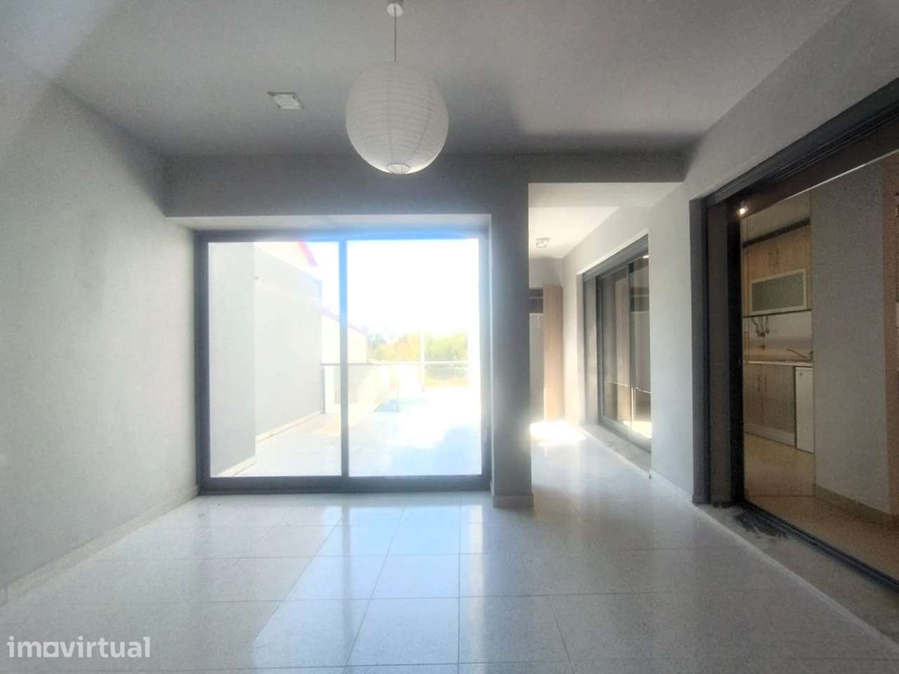 T1+1, com terraço e arrecadação, na periferia  de Torres Vedras! - Grande imagem: 2/20