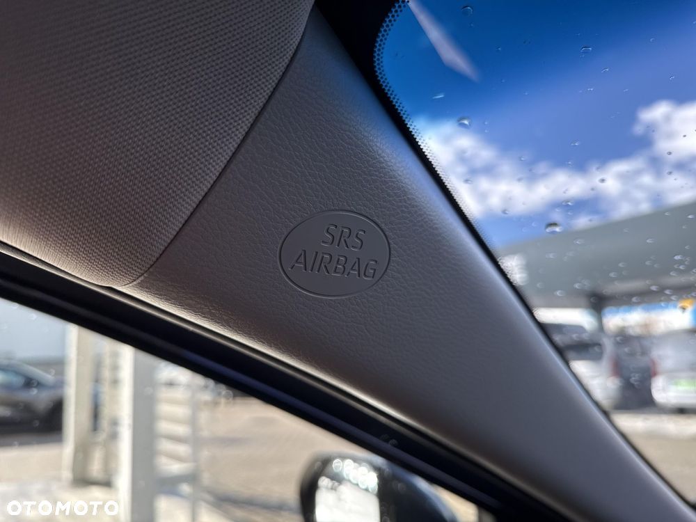 Toyota Camry 2.5 Hybrid Comfort CVT - 24