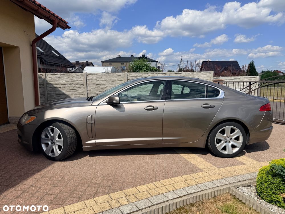 Jaguar XF 2.7 V6 Premium Luxury - 8